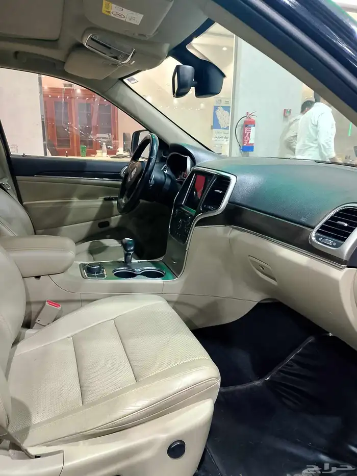 جيب شروكي لمتيد موديل 2014 6