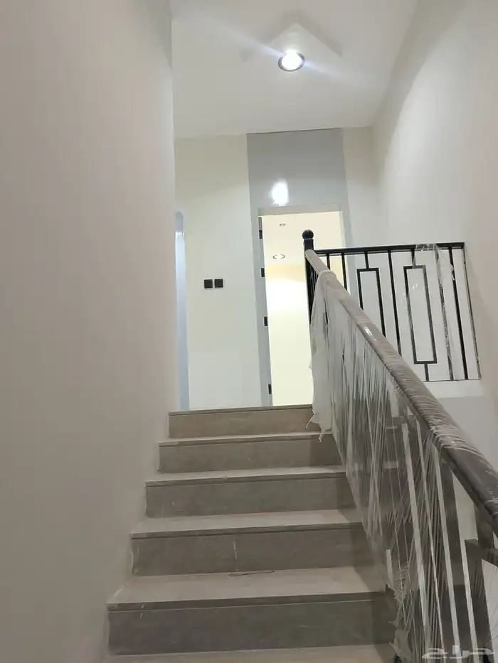 للبيع شقه دوبلكس حي بدر جديده بالدمام مخطط 91 ب 6 غرف وصاله 14