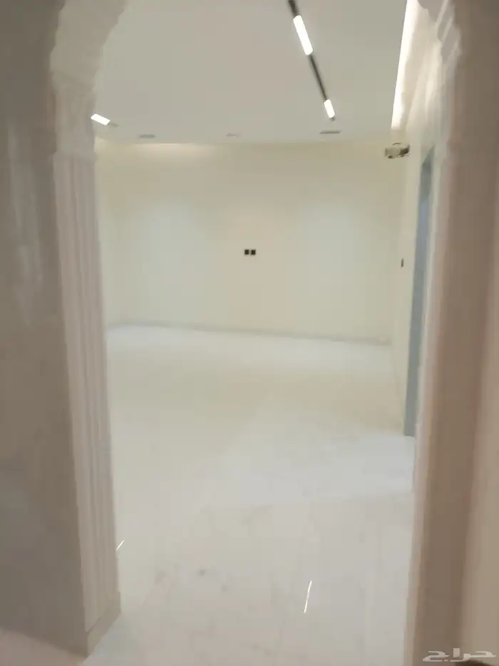 للبيع شقه دوبلكس حي بدر جديده بالدمام مخطط 91 ب 6 غرف وصاله 5