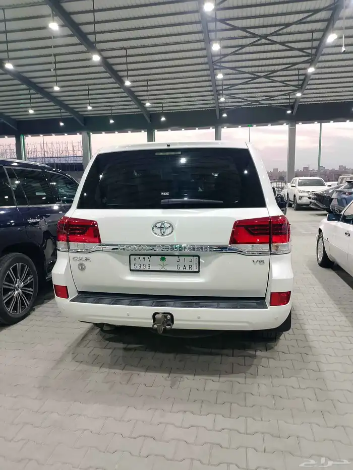 تويوتا GXR V6 موديل 2021 3