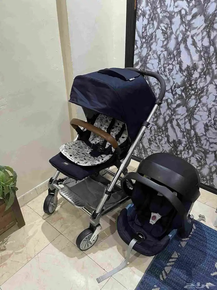 عربيه اطفال وكارسبت طقم من ماماز حالتو ممتازه جدا جدا 0