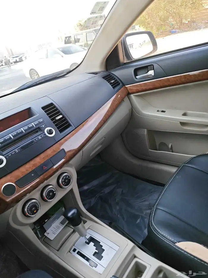 لانسر GLS 2010 8