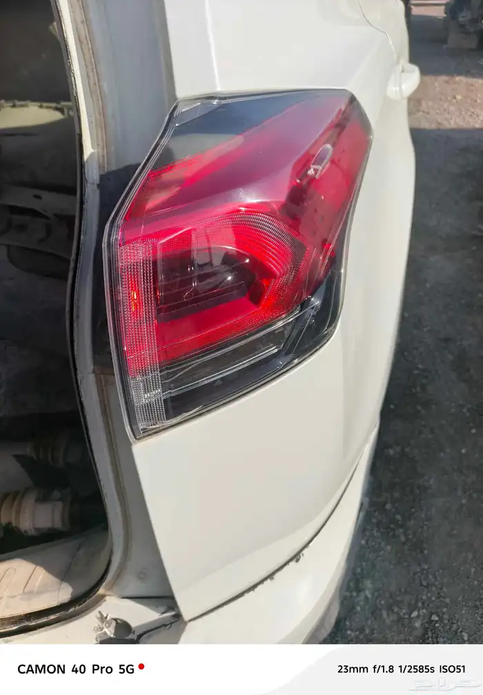 اصطب خلفي يمين رافور 2018 اصلي وكاله على الشرط والضمان 1