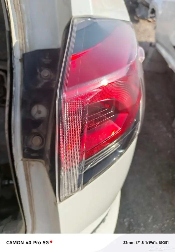 اصطب خلفي يمين رافور 2018 اصلي وكاله على الشرط والضمان 2