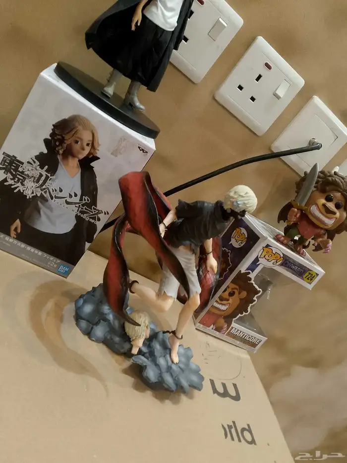 للبيع كميات جدا حلوه وجديده للبيع جمله اكواب كتب مجسمات 8