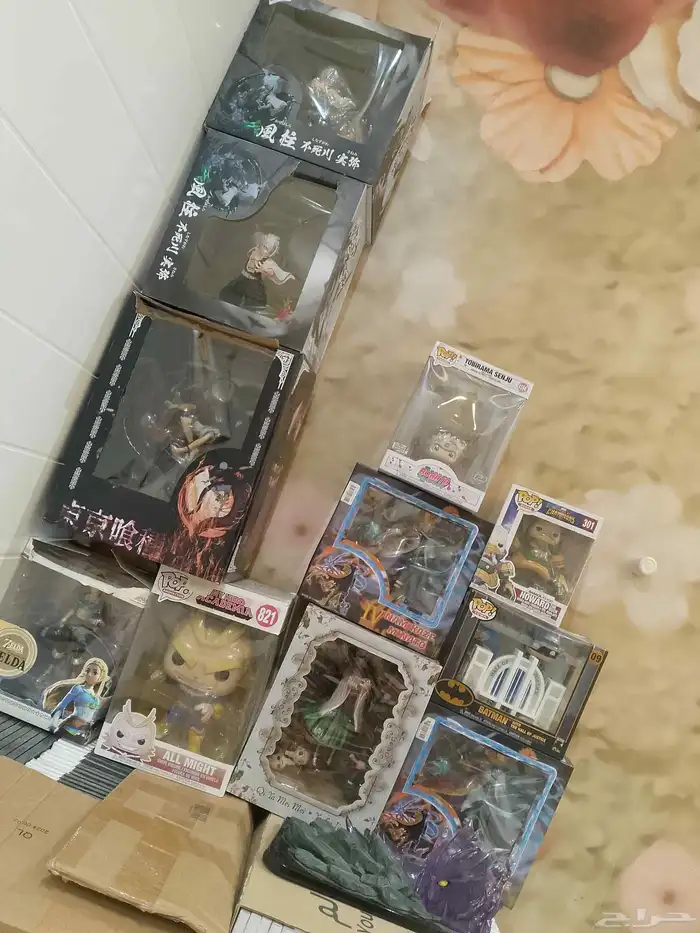 للبيع كميات جدا حلوه وجديده للبيع جمله اكواب كتب مجسمات 4