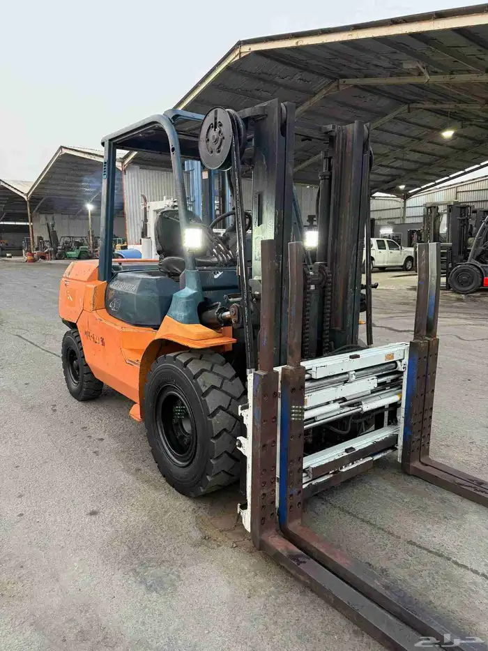 رافعة شوكية مقاس 4 طن تويوتا 6