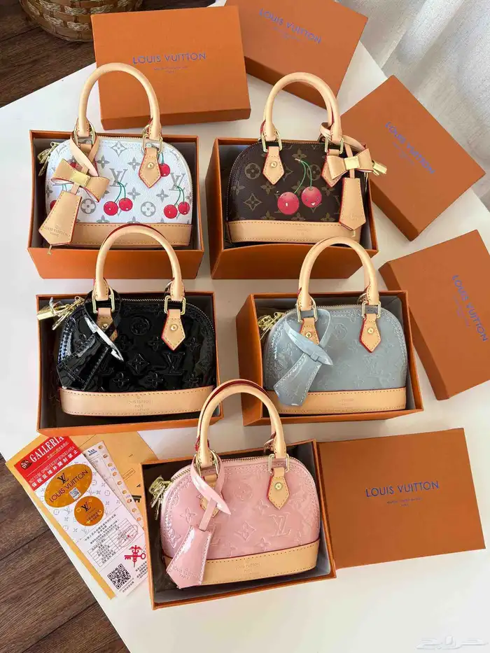 شنط ماركة لويس فيتون مستر كوالتي مع الملحقات 0