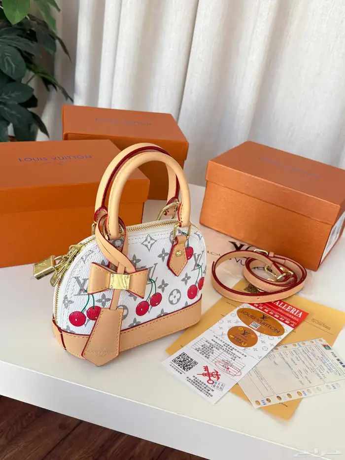 شنط وشوزات الماستر 2