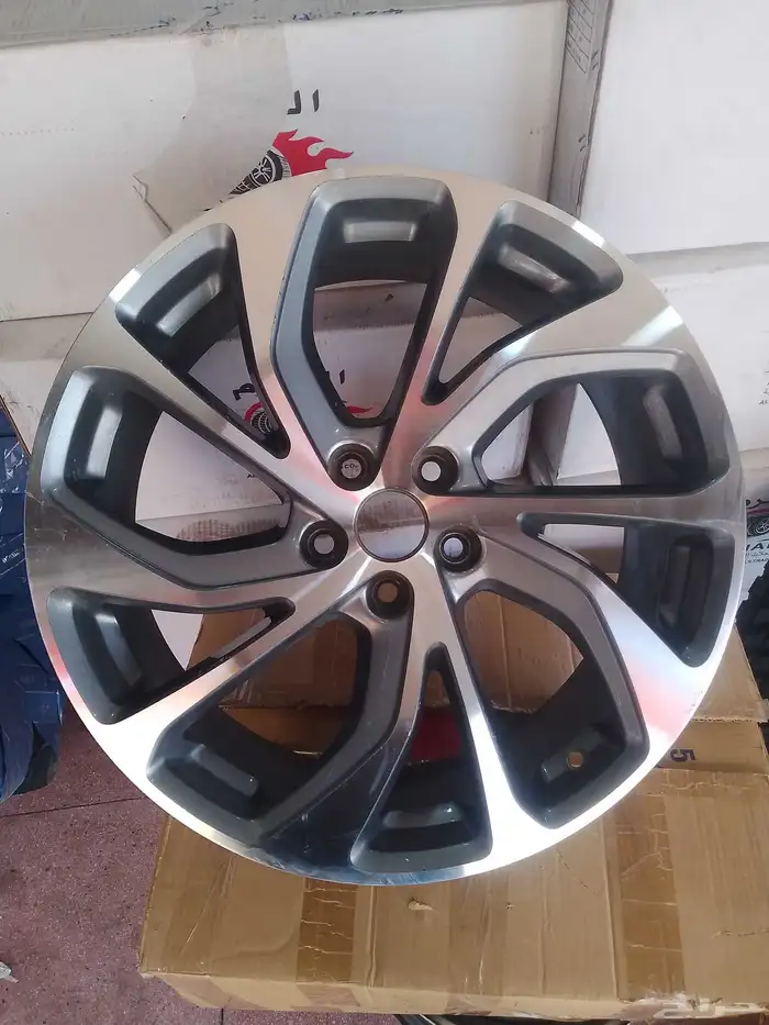 جنوط كرايزلر C300 موديل2018 مقاس 20 اصلي وكاله 5