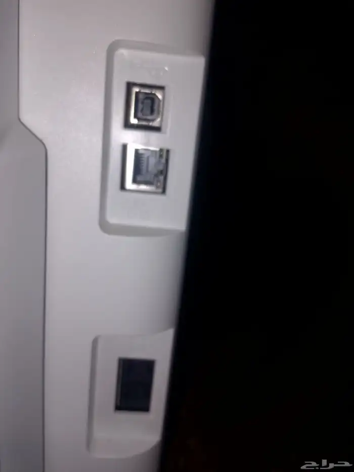 للبيع طابعة Hp فيتنام ملون واسود ليزر 3