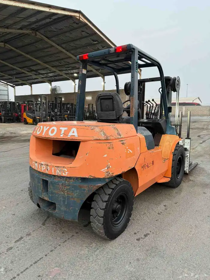 رافعة شوكية مقاس 4 طن تويوتا 4
