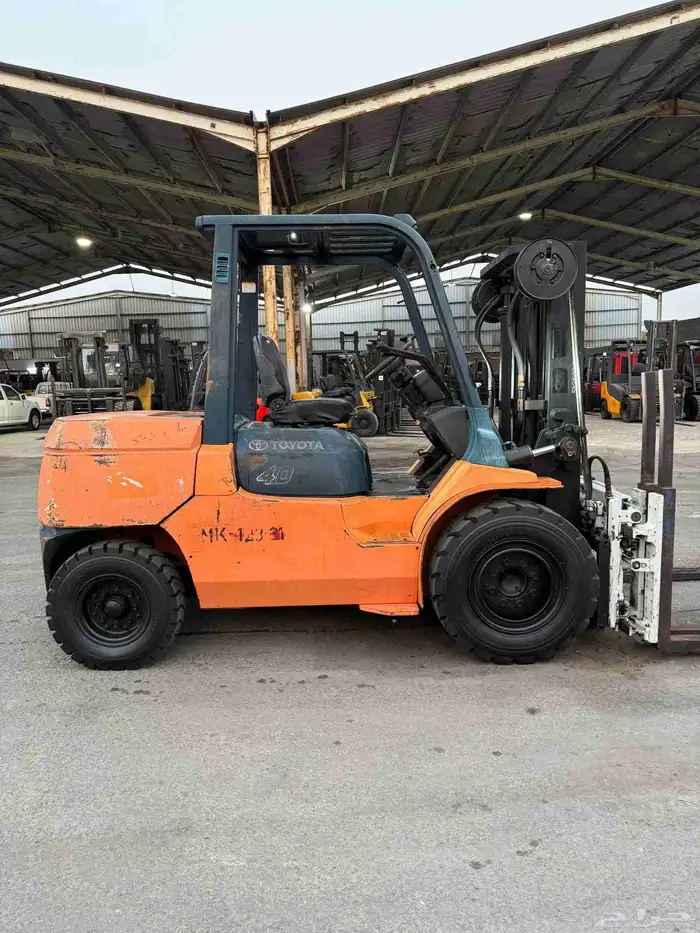 رافعة شوكية مقاس 4 طن تويوتا 5