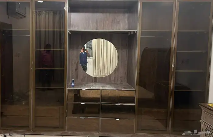 غرفة نوم اشلي للبيع  دولاب تم تفصيله لتخزين جميع الاغراض 0