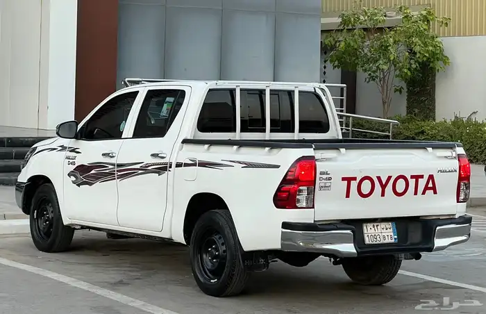 تويوتا هايلوكس 2023 (ديزل) 4