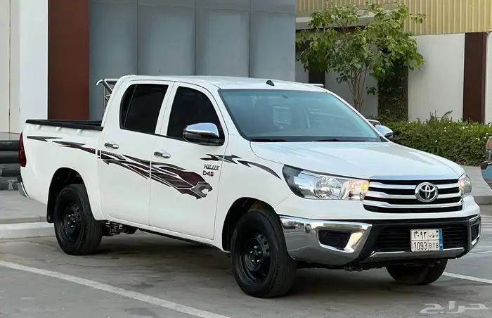 تويوتا هايلوكس 2023 (ديزل) 2