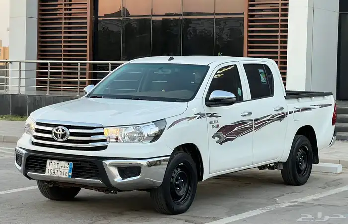 تويوتا هايلوكس 2023 (ديزل) 3