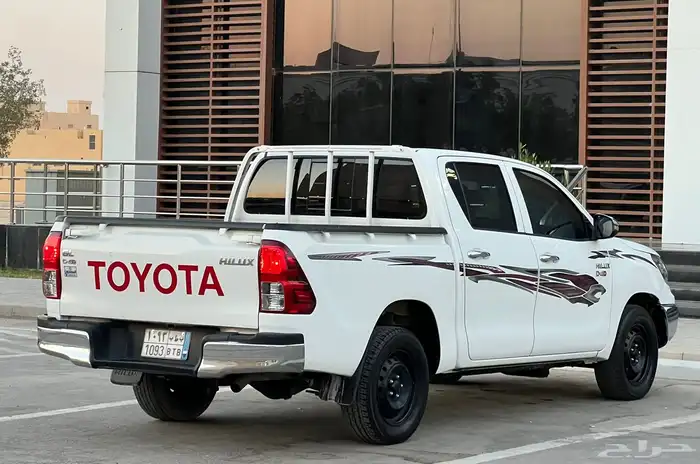 تويوتا هايلوكس 2023 (ديزل) 6