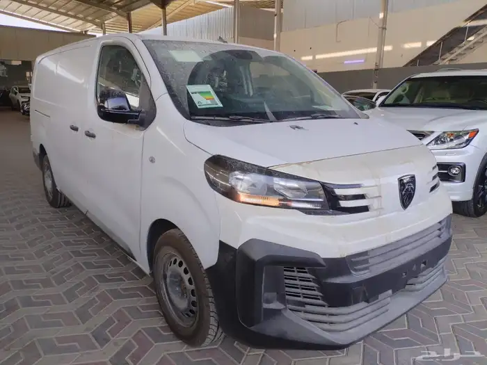 للبيع بيجو فان 2025 بطاقة جمركيه سعودي 3