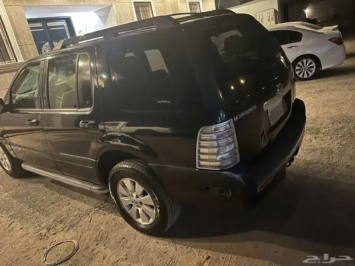 السلام عليكم ورحمة الله وبركاته أعرض لكم سيارة فورد مونت 25