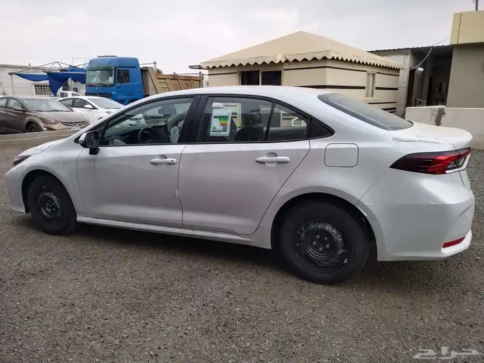 تويوتا كورولا موديل 2025 ستاندر المحرك 2000 4