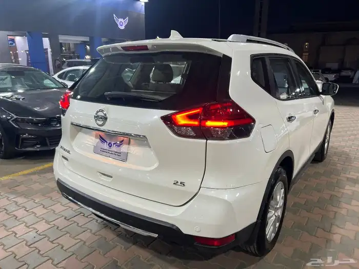 نيسان اكستريل 2022 دبل متاح تقسيط 4