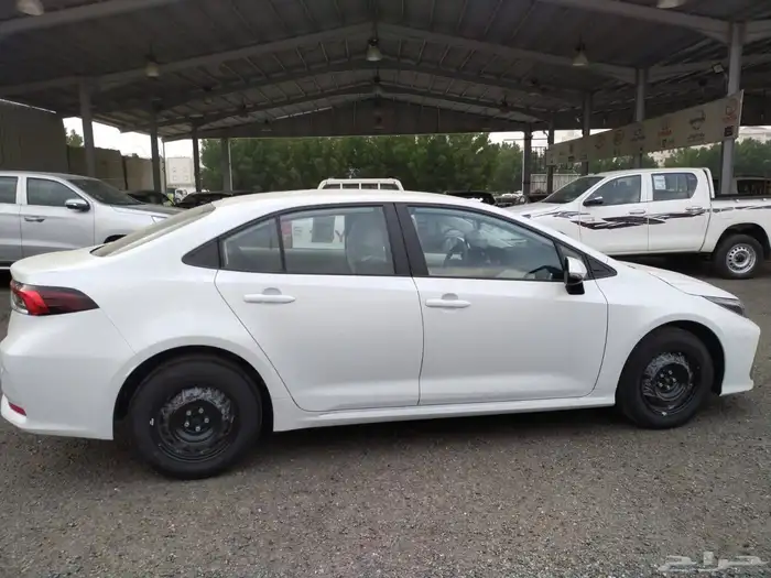 تويوتا كورولا موديل 2025 ستاندر المحرك 2000 5