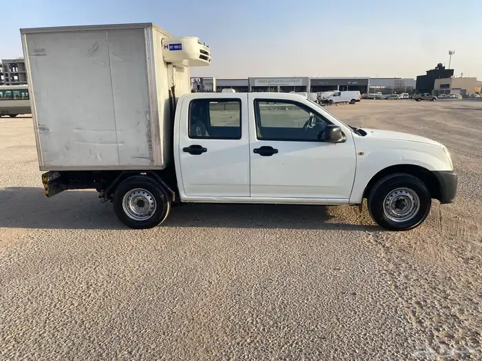 للبيع اسيزو مع الثلاجه2011 4