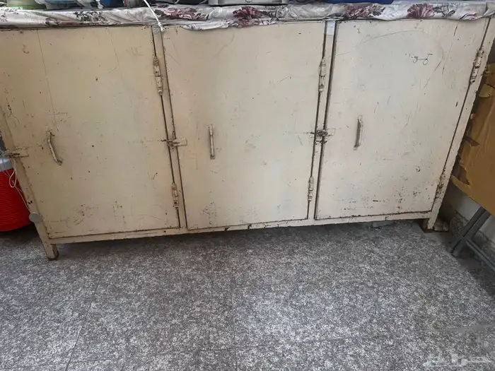 مكتبه ودولاب حديد 4