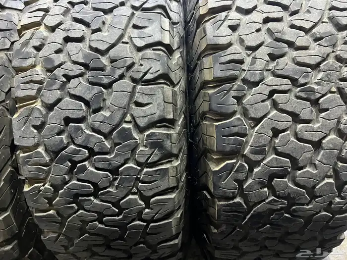 جنوط فيول مع كفرات نص حجري بي اف امريكي مقاس 285 70 17 5