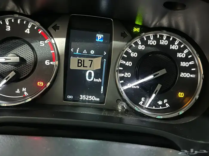 تويوتا هايلكس 2024 فل كامل ديزل مكينه 2800 قير تماتيك 17