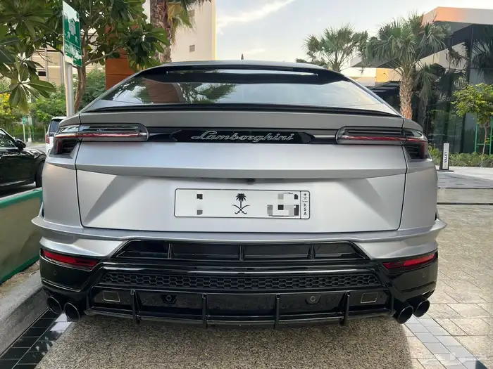 لمبرجيني اوروس S عداد 4 الاف صيانة 5 سنوات إضافية مجانا 8