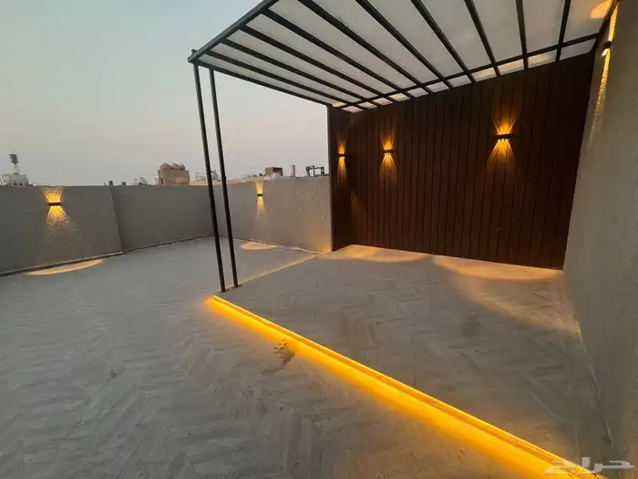 للبيع دبلكسات حي طيبه 11