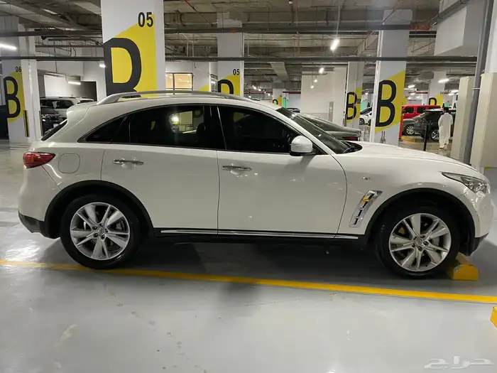 انفنتي FX-37 2013 فل كامل للبيع 6 سلندر 3