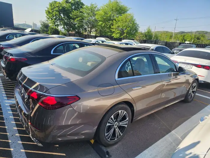 مرسيدس E200 شبه زيرو 3