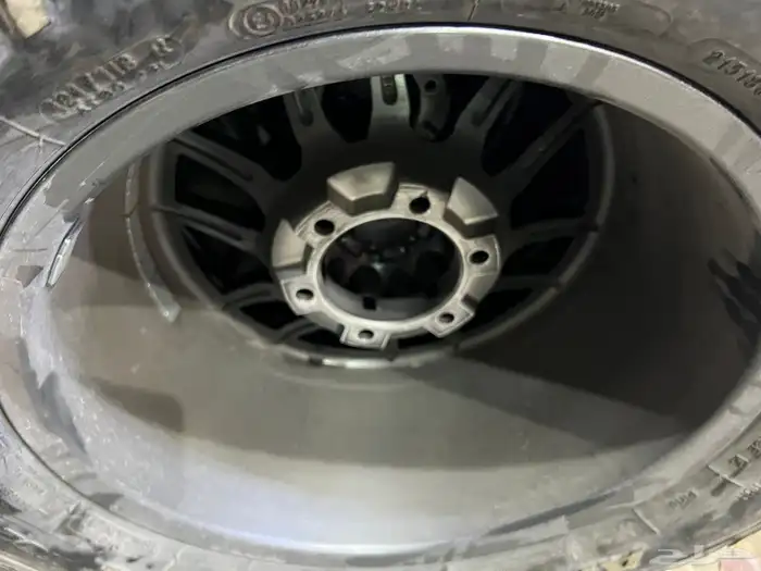 جنوط فيول مع كفرات نص حجري بي اف امريكي مقاس 285 70 17 9