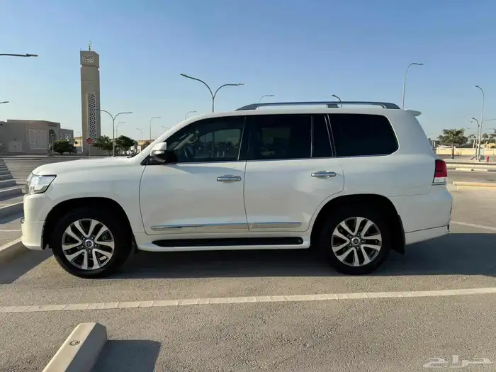 2020 Land Cruiser VX-R1 5.7L 12