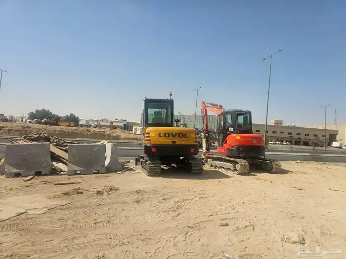 تاجير رافعه شوكيه فوركلفت سكينه بوكلين صغير كرين 3