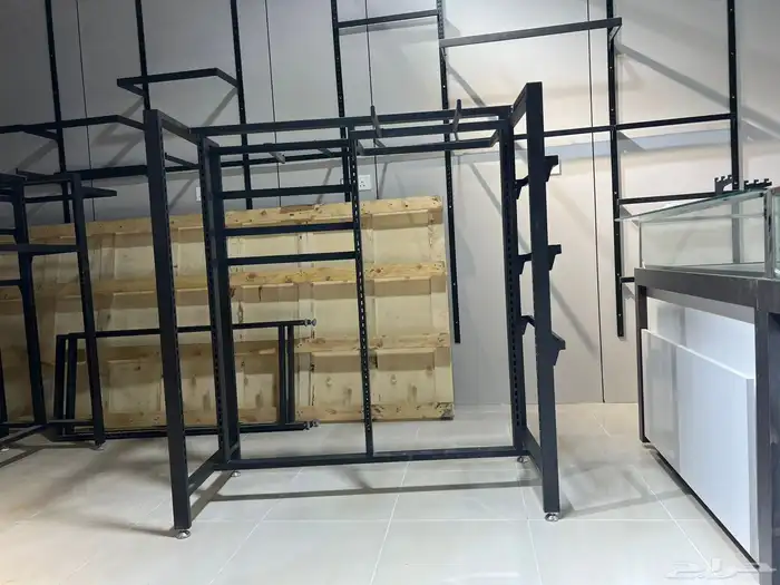 استاندات محل استاند لعرض الملابس 0