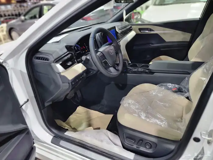 كامري LE بنزين 2025 فتحة جديد 10