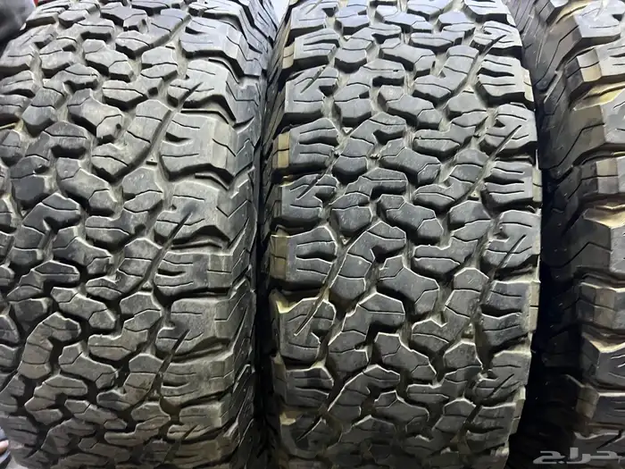 جنوط فيول مع كفرات نص حجري بي اف امريكي مقاس 285 70 17 12