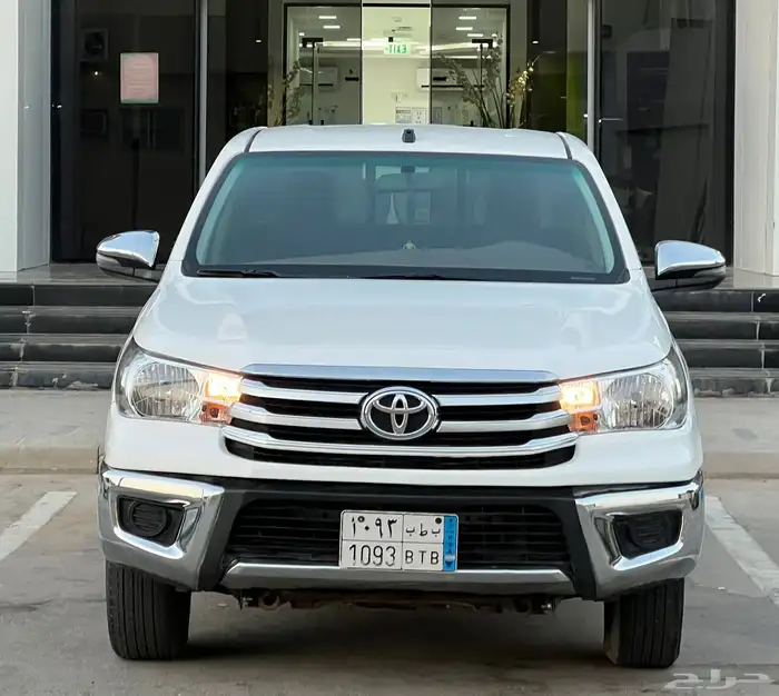 تويوتا هايلوكس 2023 (ديزل) 1