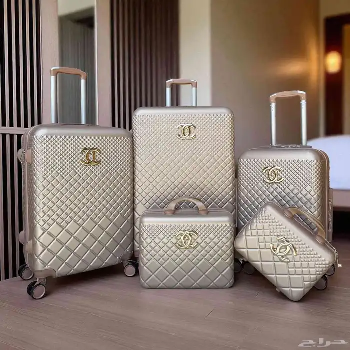 شنط سفر 5 قطع توصيل لجميع مناطق المملكه 650 السعر يشمل التوص 0