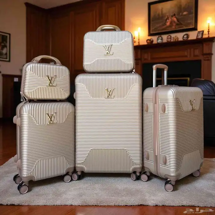 شنط سفر 5 قطع توصيل لجميع مناطق المملكه 650 السعر يشمل التوص 6