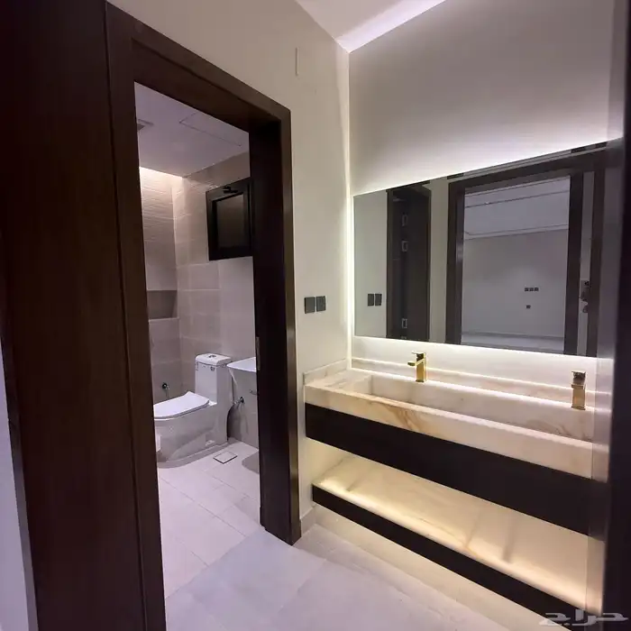 فلل دورين وملحق مفصوله للتمليك في حي النوريه 8