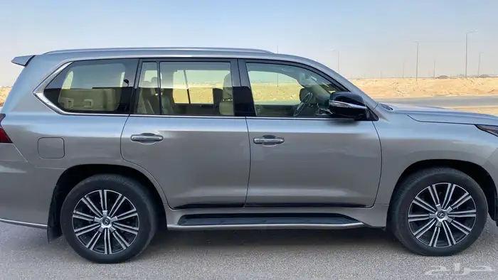 لكزس2018 سعودي فل كامل 1