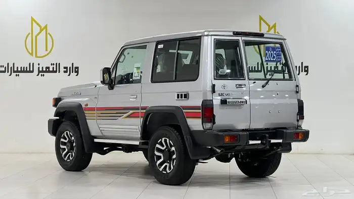 تويوتا ربع V6.2025فل كامل رفرف بريمي بنزين 40عام 3