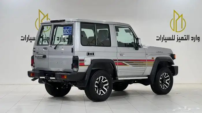 تويوتا ربع V6.2025فل كامل رفرف بريمي بنزين 40عام 5