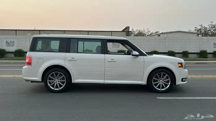 فورد فلكس 10