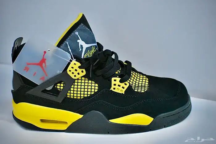 نايك وأديداس   جديدة بالكرتون 10